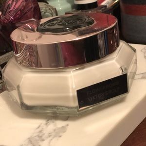 Flowerbomb body cream